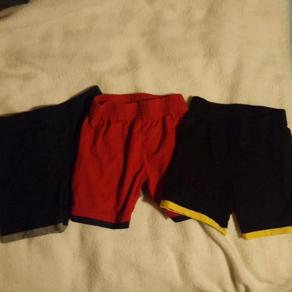 3 pack of Garanimals boys 2T shorts